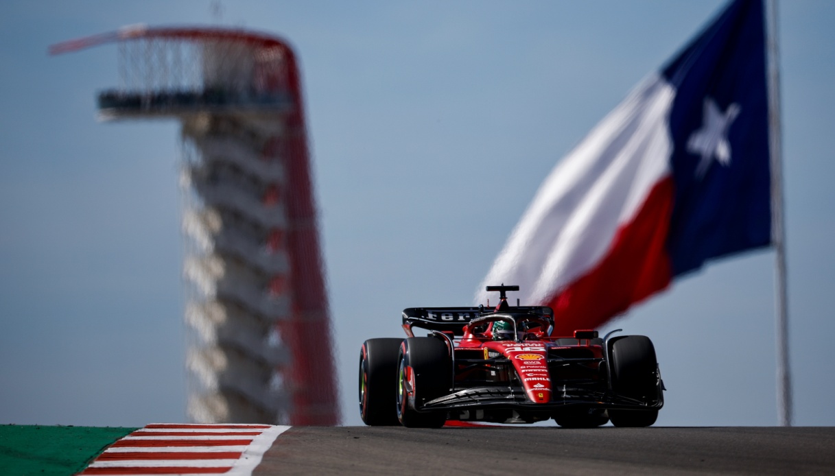 Charles Leclerc Offre La Pole Position Ferrari Austin La Moquerie