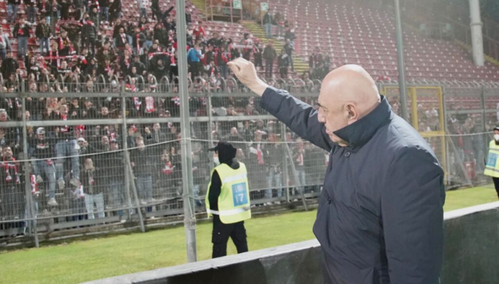Adriano Galliani surmonte l’amertume et passe sous la courbe