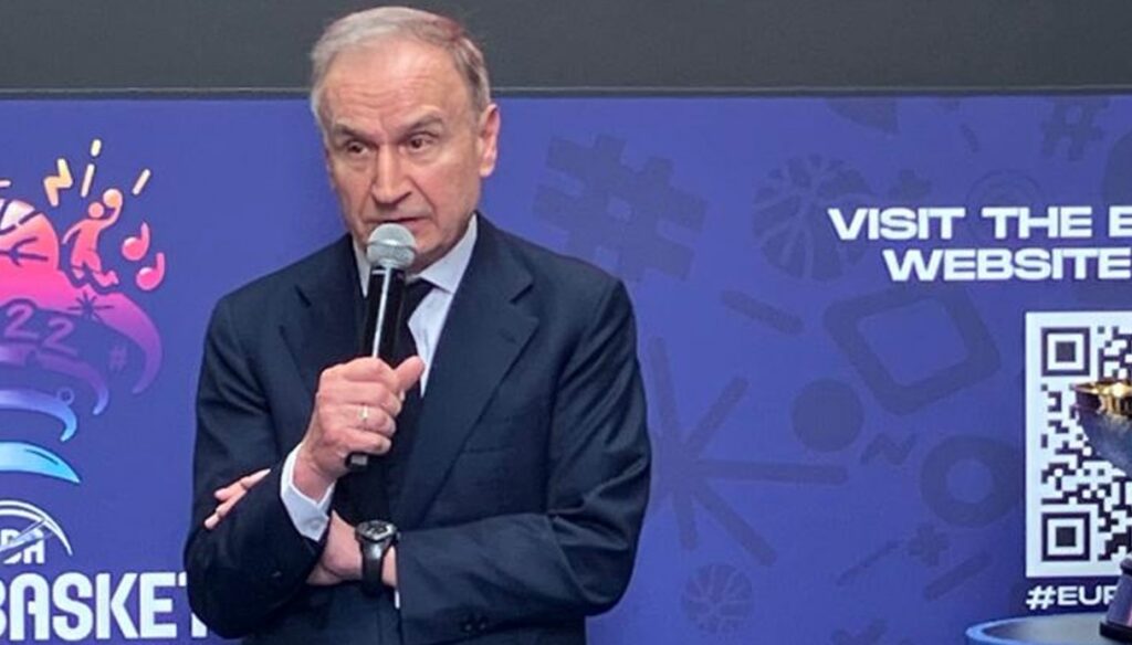 Tremblement de terre dans le basket-ball, Gianni Petrucci retire le pouvoir à la Ligue