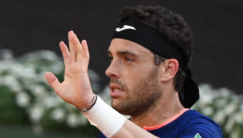 Marco Cecchinato lo ha fatto ancora: altra rimonta vincente a Parigi