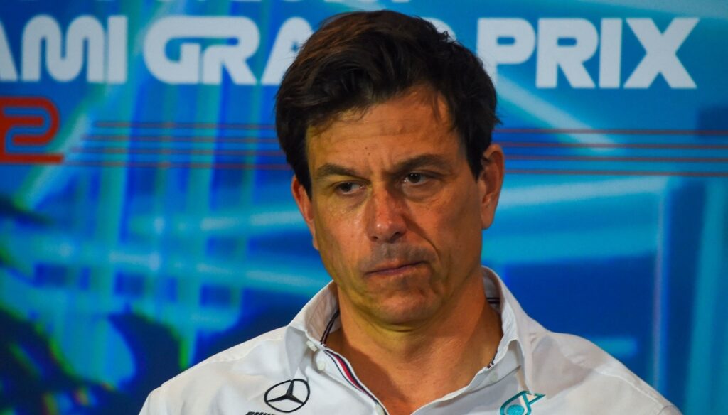 Toto Wolff a des doutes sur la nouvelle Formule 1 : son message à Domenicali