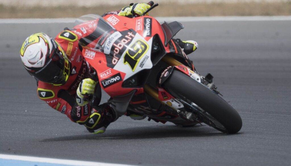 Sbk Magny-Cours, Alvaro Bautista et Ducati se réjouissent deux fois.