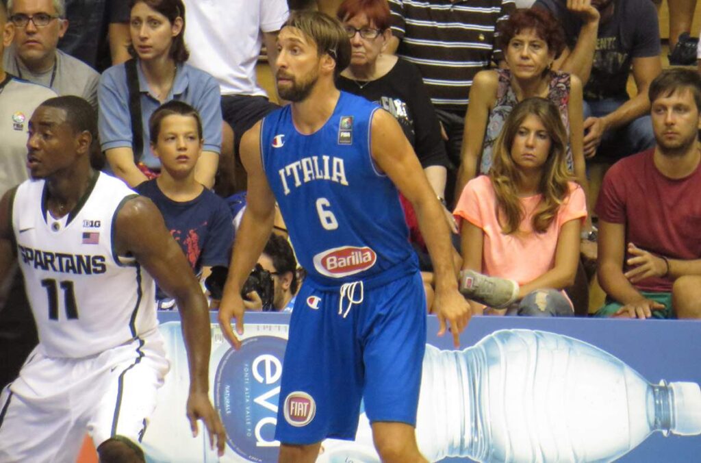 Basket-ball, Peppe Poeta a pris une décision finale
