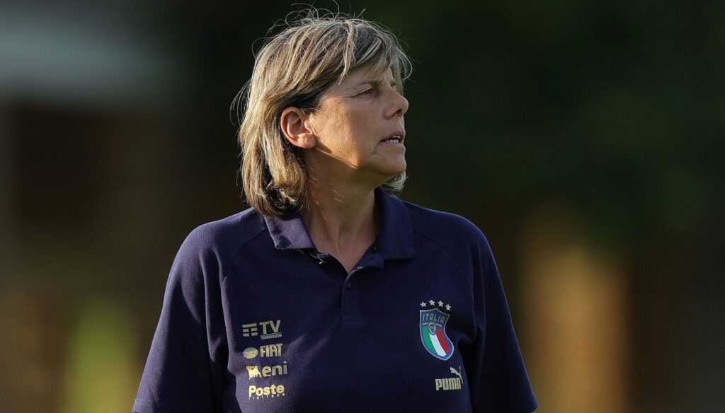 Milena Bertolini met de côté quatre