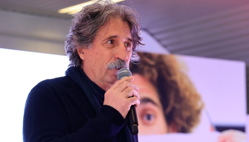 Paolo Simoncelli s’écroule au Mugello sans Valentino Rossi.