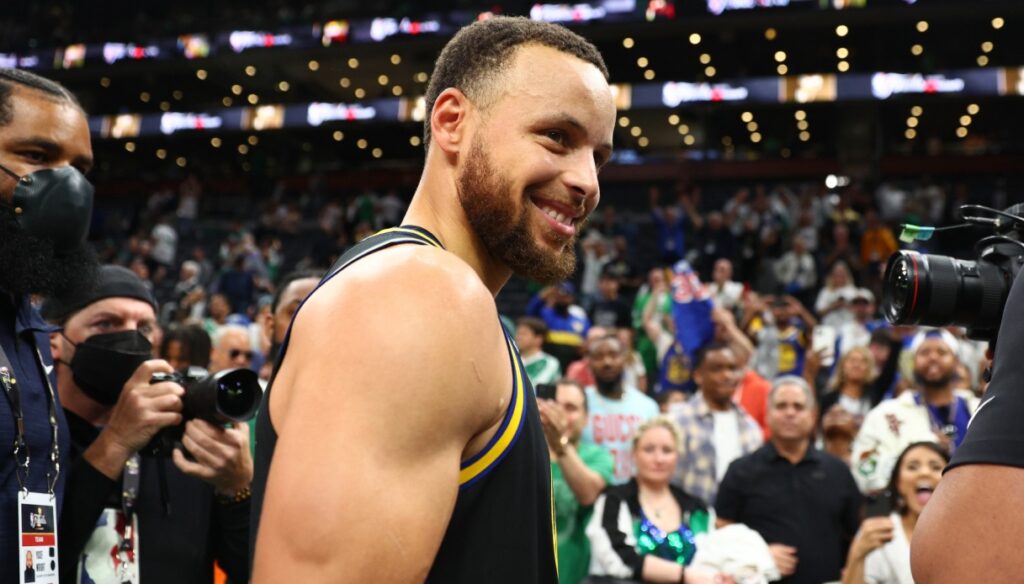 Finales NBA, tout Golden State aux pieds de Steph Curry