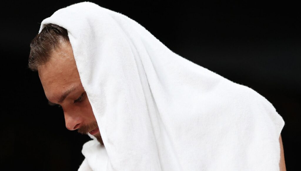 Olimpia Milano, il pleut des chats et des chiens : une nouvelle blessure dans la maison rouge et blanche