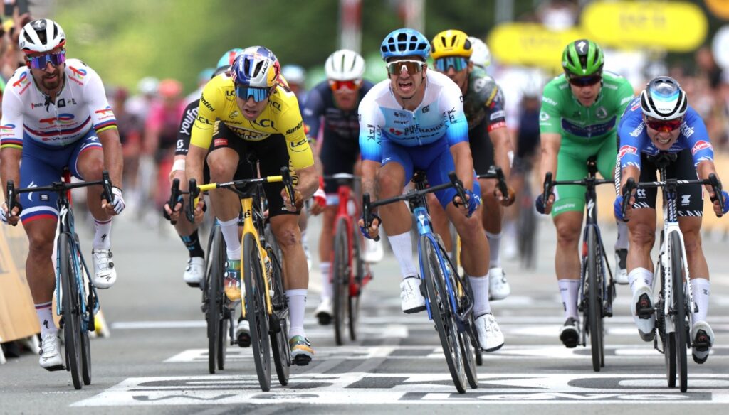 Tour de France : Groenewegen gagne à Sonderberg, Van Aert reste deuxième