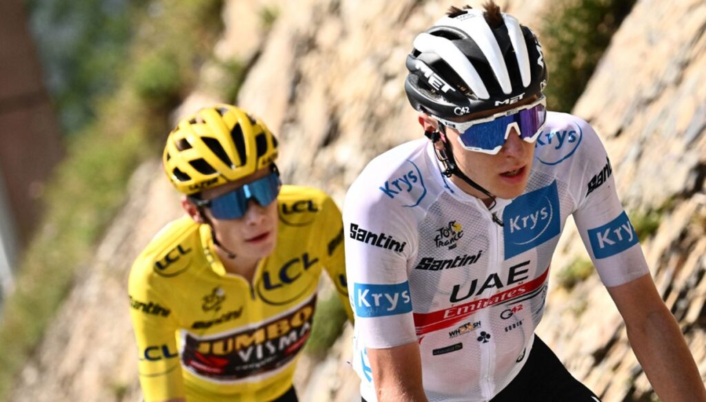Tadej Pogacar veut récupérer le maillot jaune et le demande à Jonas Vingegaard