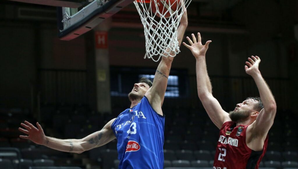 Entre Virtus Bologna et Polonara se trouvent les champions européens