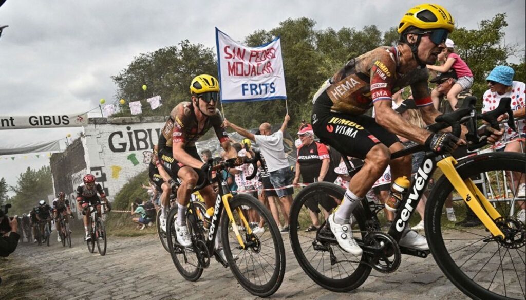 Premier coup dur dans le Tour de France subi par Primoz Roglic