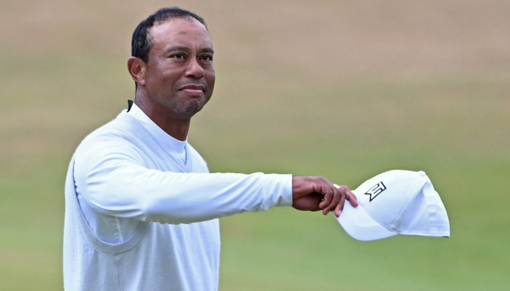 Tiger Woods ne passe pas le cut et fond en larmes
