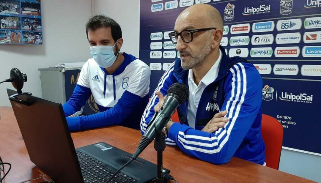 Brindisi écrase le Dinamo, Frank Vitucci félicite son équipe