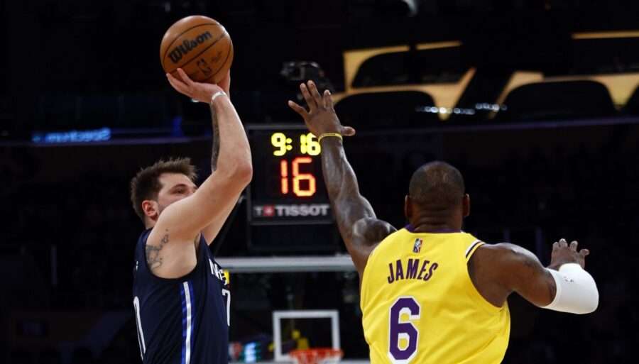 Journée de Noël 2022 de la NBA : LeBron James contre Luka Doncic