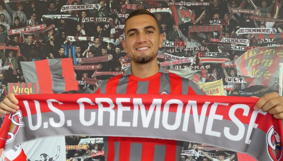 Le troisième maillot italien d’Escalante est gris-rouge