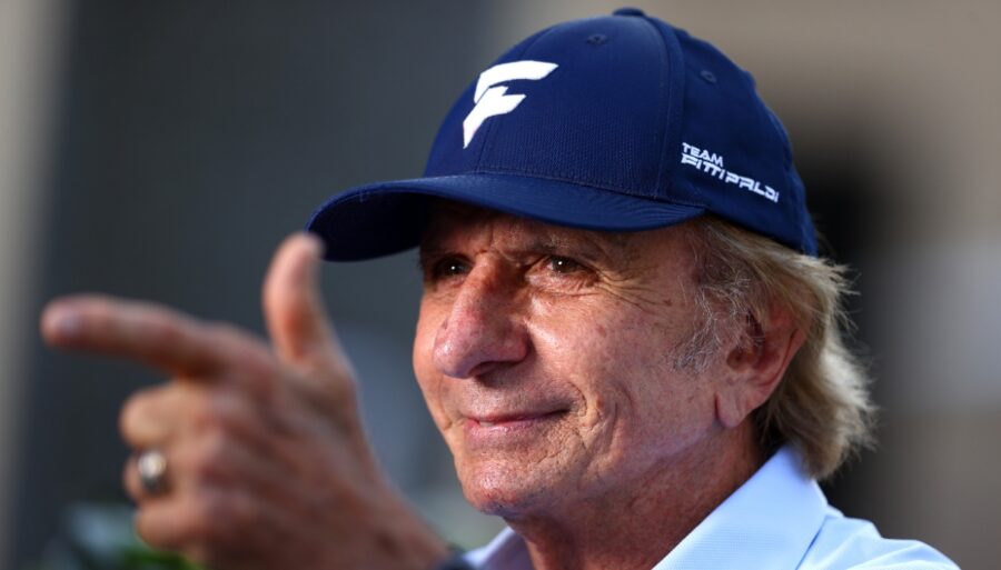 Emerson Fittipaldi montre la voie à Fernando Alonso