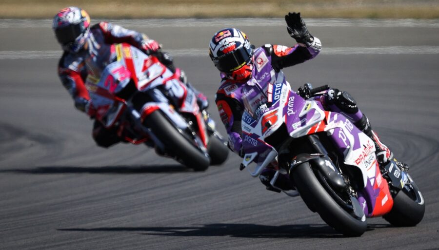 MotoGp Silverstone : Johann Zarco trompe tout le monde et prend la pole, deux Ducati en première ligne