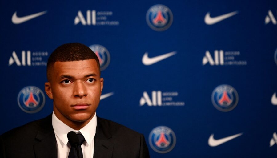 Kylian Mbappé grondé par le roi du poulet frit