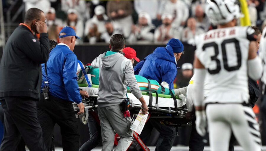 Placcaggio violento: Tua Tagovailoa finisce in ospedale