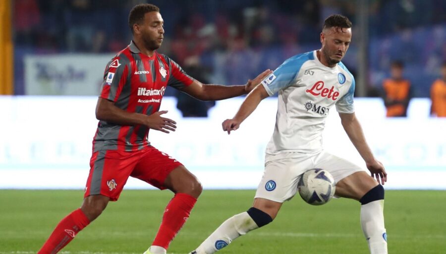 Naples, la blessure d’Amir Rrahmani plus grave que prévu : arrêt prolongé pour le défenseur central azzurri.