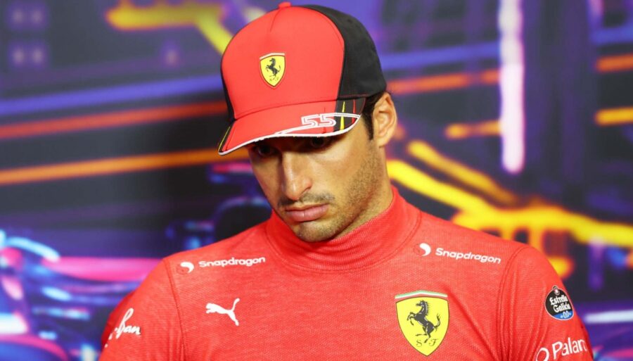 Ferrari, Carlos Sainz ne mâche pas ses mots : « Nous sommes derrière ».