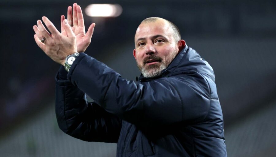 Un nouveau défenseur pour Dejan Stankovic