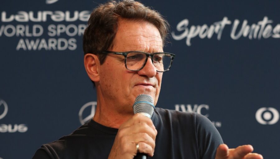 Fabio Capello tire les oreilles de Dusan Vlahovic