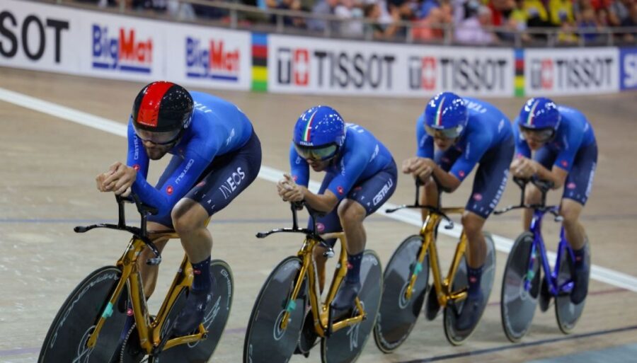 Filippo Ganna et les Azzurri sont en finale.