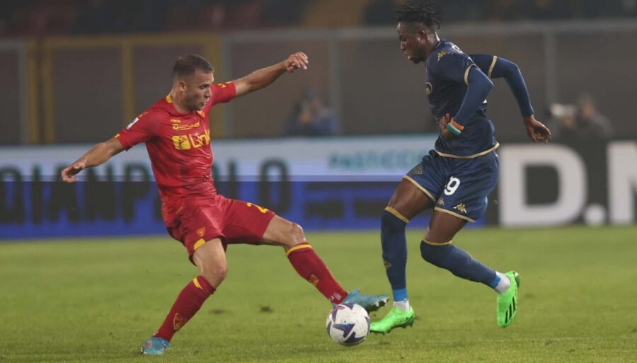 Ceesay répond à Kouamé : match nul 1-1 entre Lecce et la Fiorentina