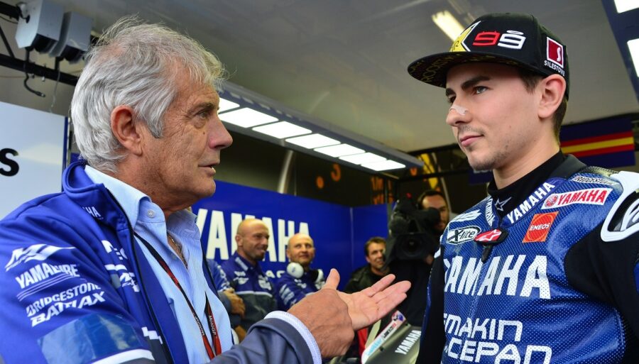 Giacomo Agostini gonfle sa poitrine