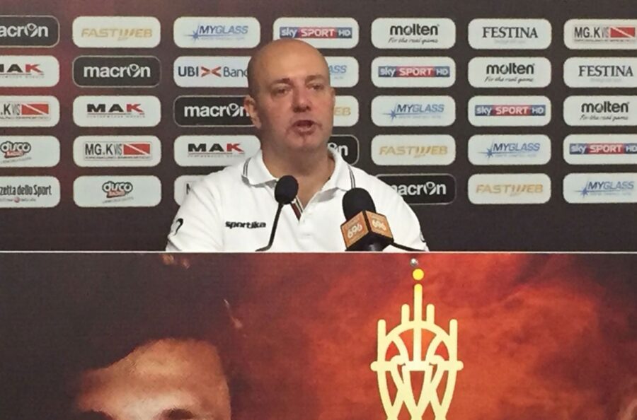 Pallacanestro Reggiana, Max Menetti appelle le public avant le match contre Trieste