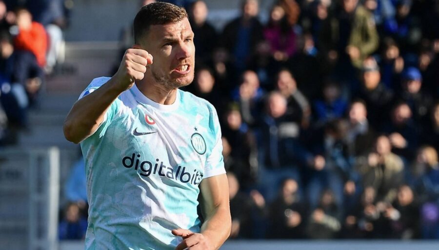 Marché, beaucoup d’offres pour Edin Dzeko mais il attend