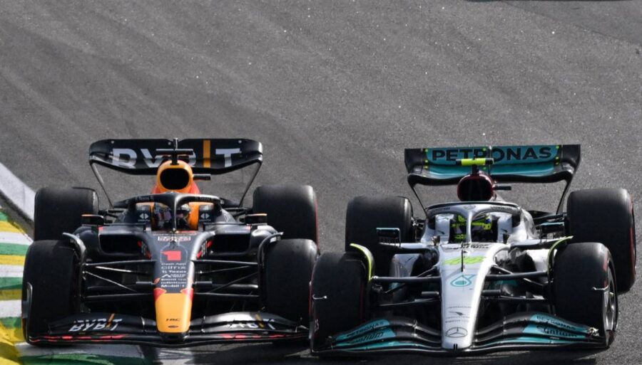 Lewis Hamilton célèbre George Russell mais pas Max Verstappen