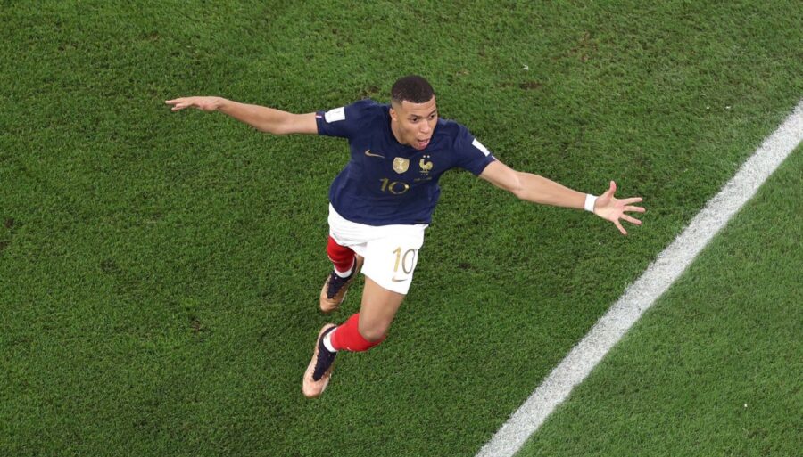 Qatar 2022, la France s’envole vers les huitièmes de finale sous le signe de Mbappé : le Danemark battu 2-1