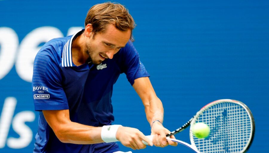 Daniil Medvedev se déçoit lui-même : « Je suis au niveau de Djokovic ? Arrêtez ça !
