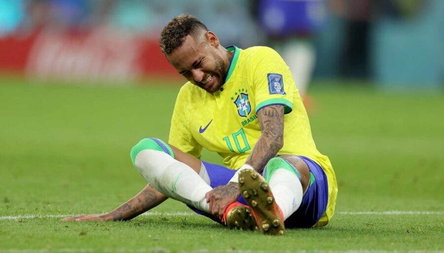 La cheville de Neymar inquiète le Brésil : heures décisives