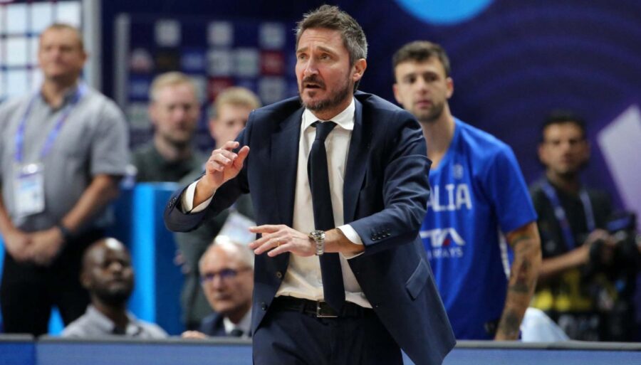 Basket-ball, Antonello Riva : « Les Italiens devraient jouer davantage ».