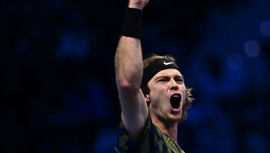 ATP Finals, Andrey Rublev fait un retour sur Tsitsipas : il est en demi-finale