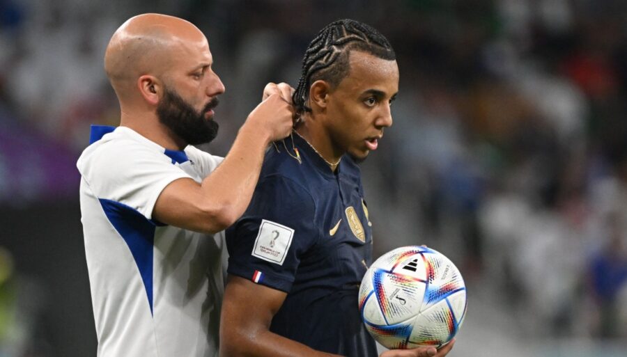 Koundé n’enlève pas le collier, match arrêté en France-Pologne