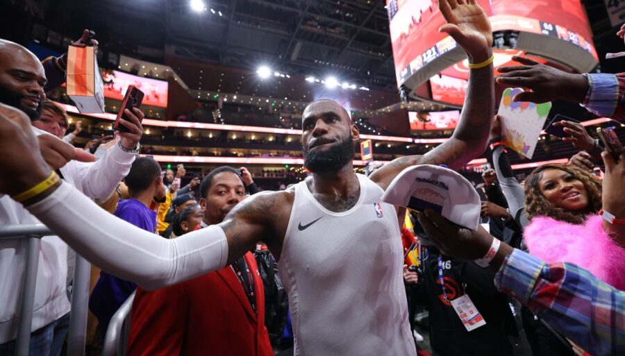 LeBron James, un anniversaire comme un roi