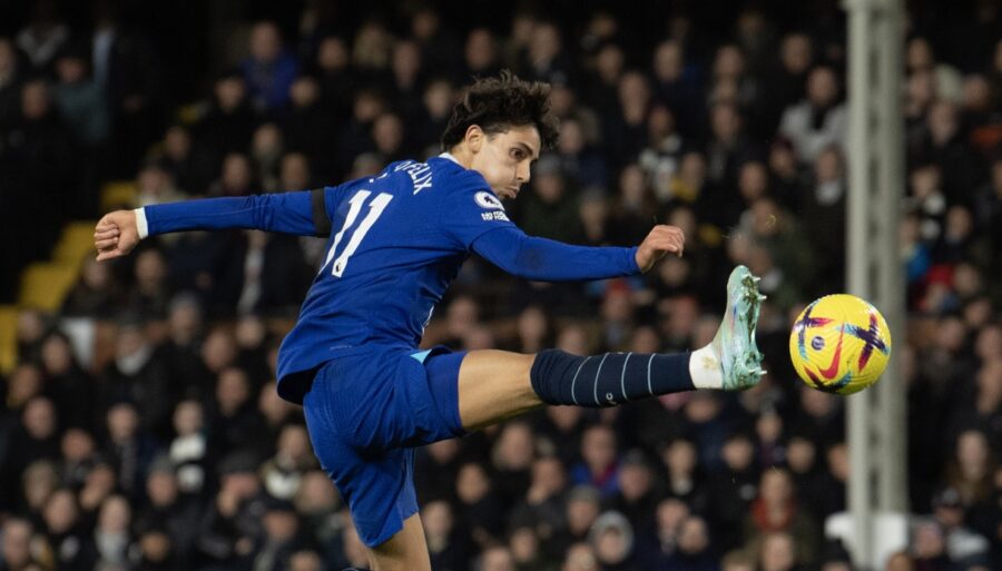 Chelsea, Joao Felix débute avec un carton rouge