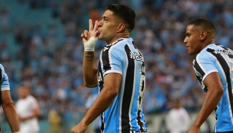 Gremio, Luis Suarez réussit un triplé
