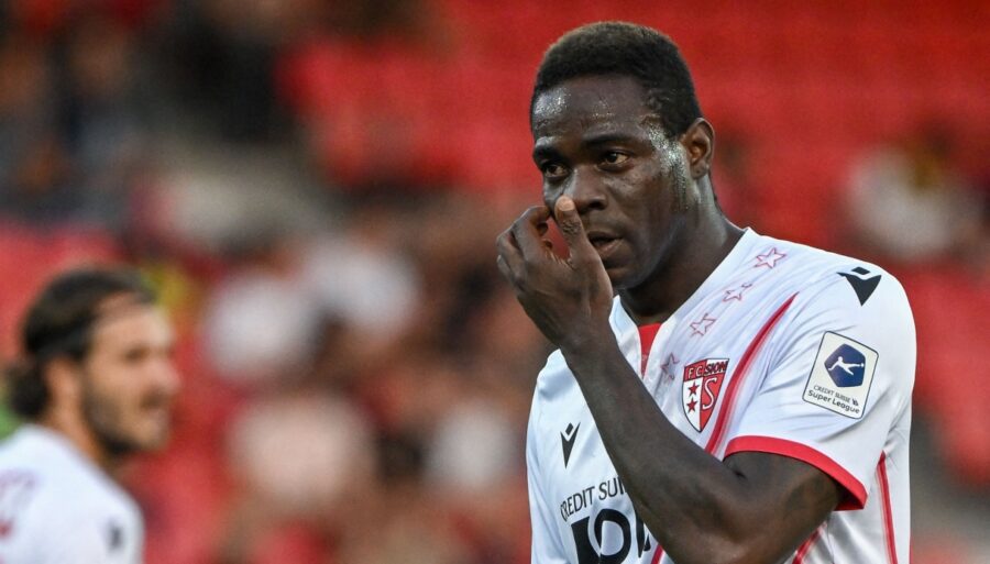 Sion en crise : le maillot de Mario Balotelli brûlé