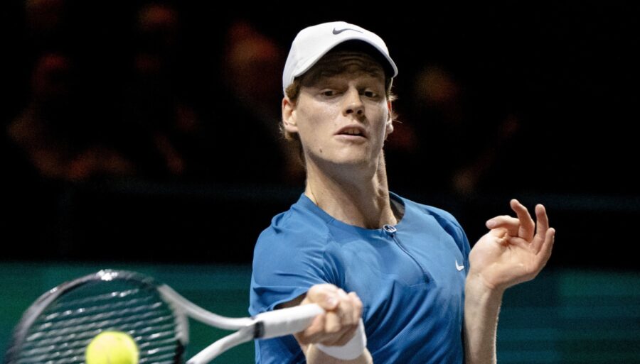 Un Jannik Sinner scintillant asphyxie Stefanos Tsitsipas