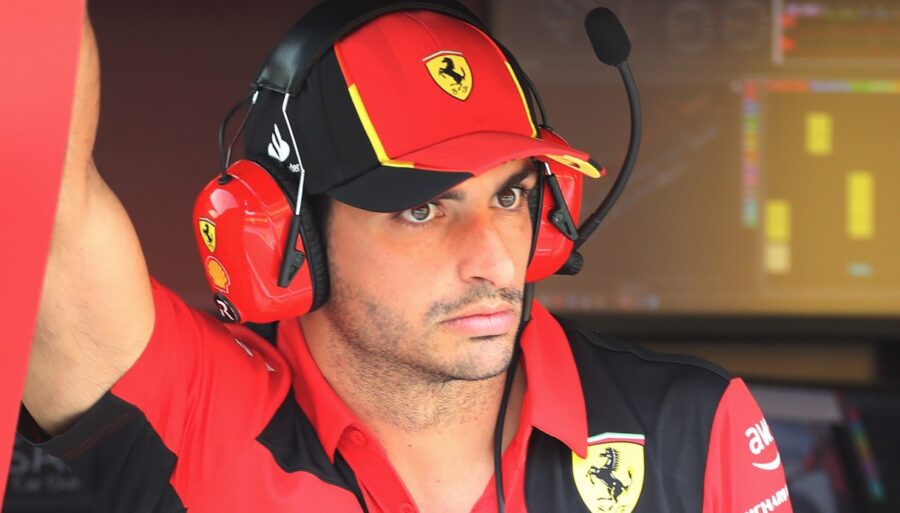 Ferrari derrière Alonso : l’aveu amer de Carlos Sainz