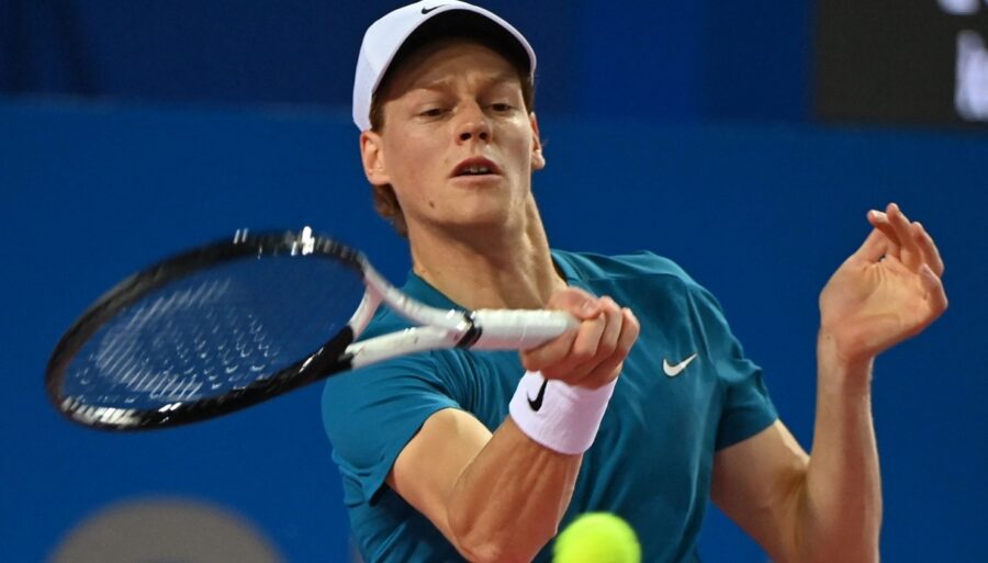 Jannik Sinner jette le gant à Stefanos Tsitsipas