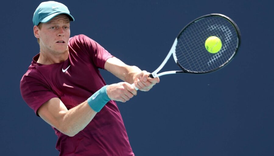 Darren Cahill fait l’éloge de Jannik Sinner : « Il a tout pour devenir numéro un ».