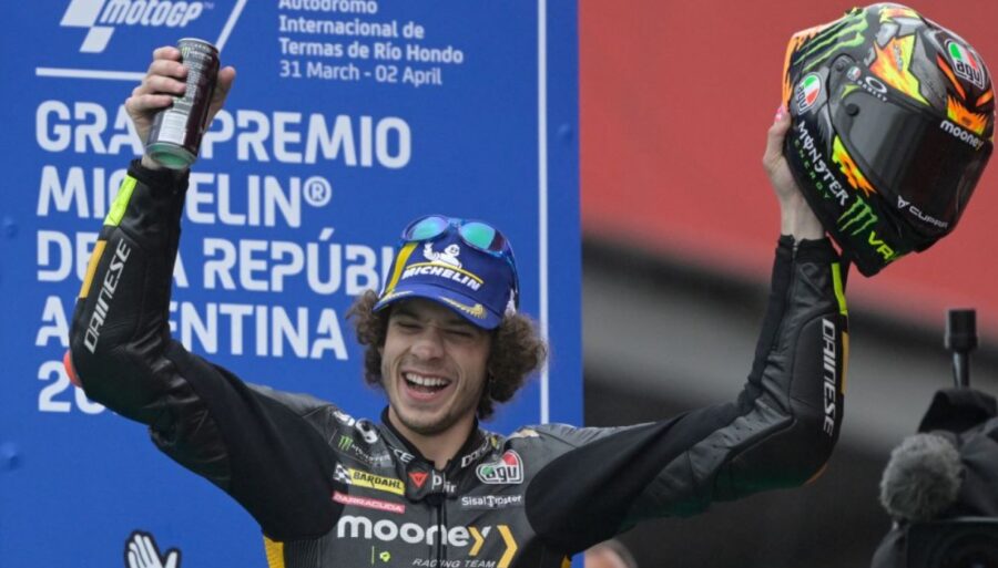 Alex Crivillé met la pression sur Marco Bezzecchi