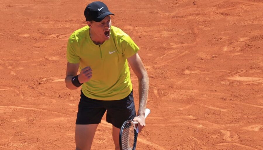Monte Carlo, Jannik Sinner annule une balle de match et bat Hubert Hurkacz