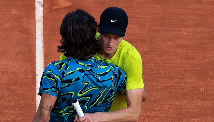 Jannik Sinner honore Musetti mais pense déjà à Rune